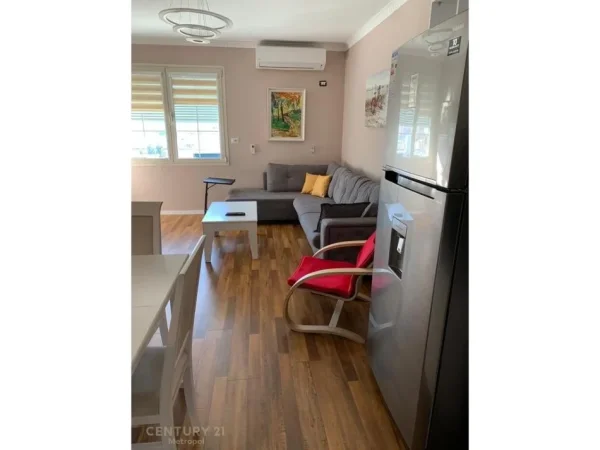 Tirane, jepet me qera apartament 1+1+Aneks+Ballkon Kati 6, 75 m² 750 € 