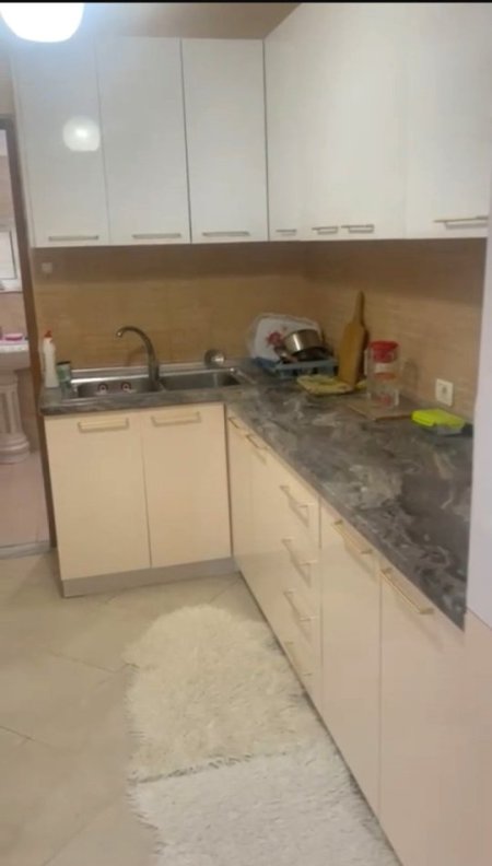 Jepet me Qera Apartament 2+1 tek Spitalet 550 €uro