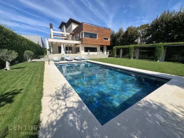 Tirane, jepet me qera Vile 3 Katshe Kati 4, 1.210 m² 15.000 € 