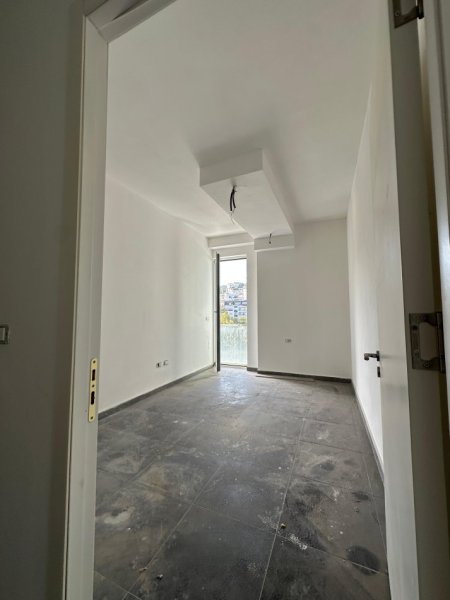 Tirane, shitet apartament 2+1 Kati 3, 93 m² 238.000 € (Liqeni i Thate.)