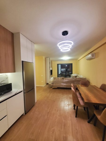 Tirane, jepet me qera apartament 2+1 Kati 2, 120 m² 
