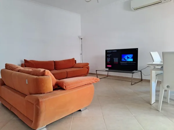 Apartament 2+1 me Qira tek Liqeni Artificial me Super Pamje! ,   950 €
