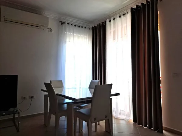 Apartament 2+1 me Qira tek Liqeni Artificial me Super Pamje! ,   950 €