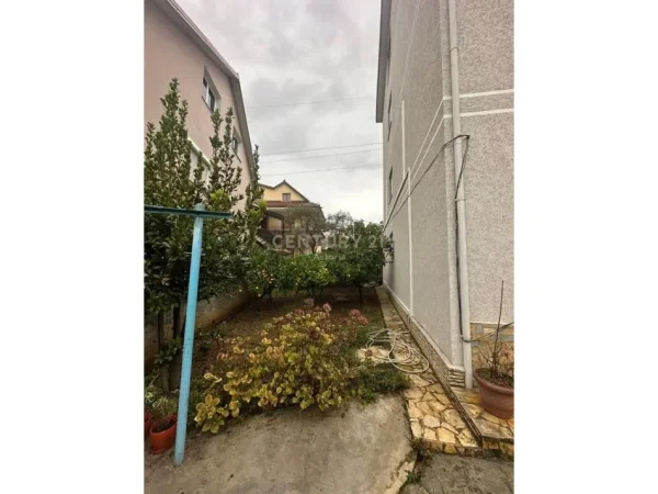 Tirane, shes Vile 3 Katshe Kati 4, 580 m² 900.000 € 