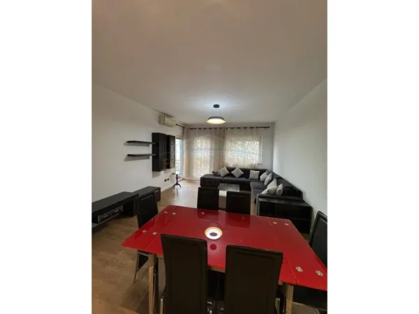 Tirane, shitet apartament 2+1+Ballkon Kati 2, 110 m² 198.000 € (Oxhaku)
