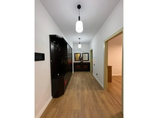 Tirane, shitet apartament 2+1+Ballkon Kati 2, 110 m² 198.000 € (Oxhaku)