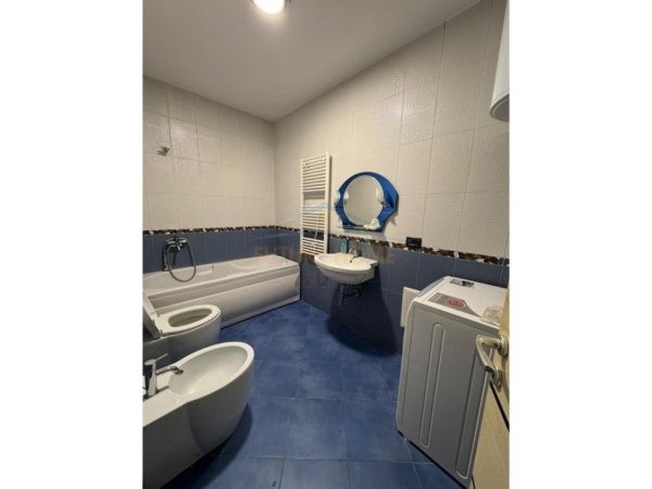 Tirane, shitet apartament 2+1+Ballkon Kati 2, 110 m² 198.000 € (Oxhaku)