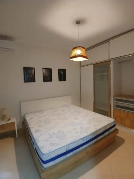 Tirane, jepet me qera apartament 1+1+Ballkon Kati 4, 80 m² 1.200 € (Rruga e Kosovareve)