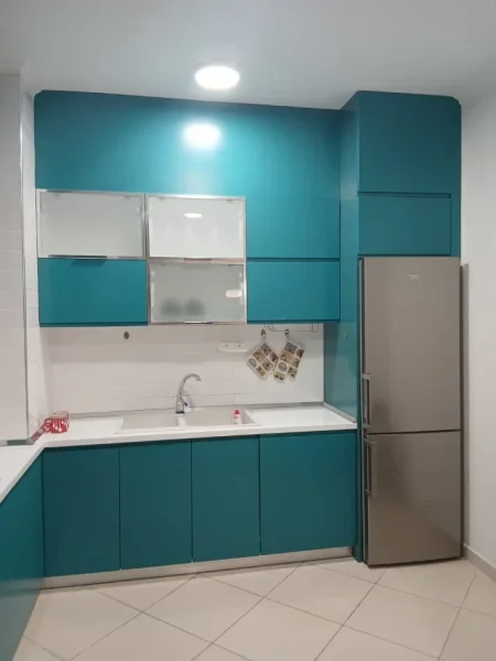 Tirane, jepet me qera apartament 1+1+Ballkon Kati 4, 80 m² 1.200 € (Rruga e Kosovareve)