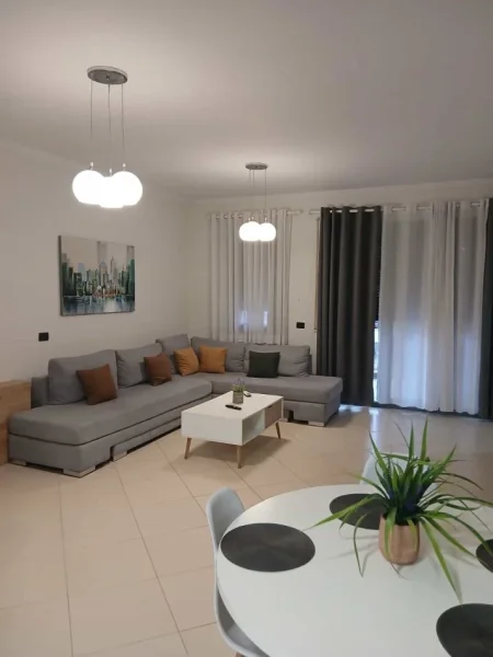 Tirane, jepet me qera apartament 1+1+Ballkon Kati 4, 80 m² 1.200 € (Rruga e Kosovareve)