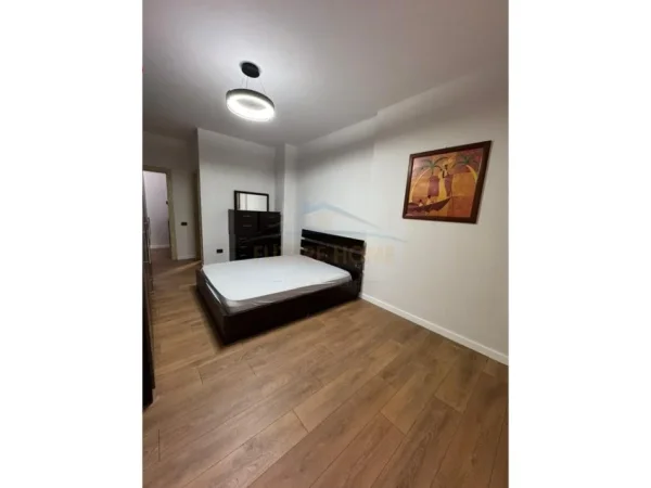 Tirane, shitet apartament 2+1+Ballkon Kati 2, 110 m² 198.000 € (Oxhaku)