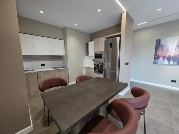 Tirane, jepet me qera apartament 2+1+Aneks+Ballkon Kati 14, 120 m² 2.200 € (Ambassador 3)