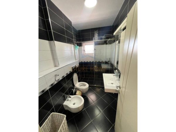 Tirane, jepet me qera apartament 2+1+Ballkon Kati 9, 95 m² 750 € (Myslym Shyri)