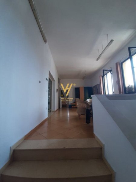 Tirane, jepet me qera ambjent biznesi Kati 0, 750 m² 4.700 € (SIRI KODRA)