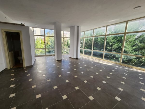 Tirane, shitet ambjent biznesi Kati 1, 72 m² 107.000 € (astir)