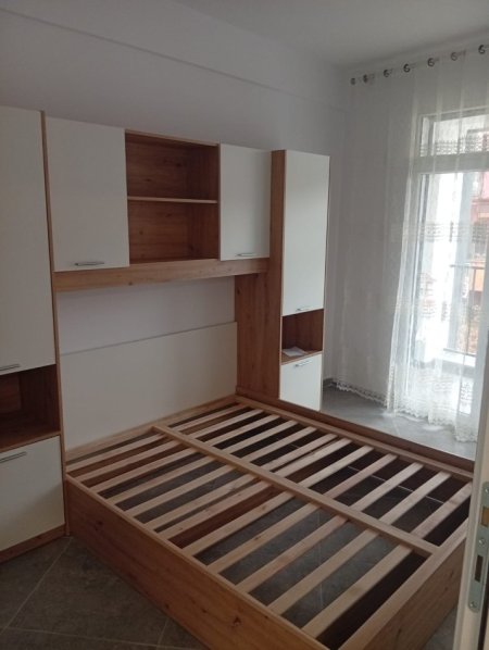 Jepet me Qera Apartament 1+1 ne 5 Maji, afer Concordit,  400 €URO