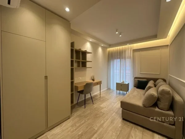 Tirane, jepet me qera apartament 2+1+Aneks+Ballkon Kati 3, 90 m² 1.200 € 
