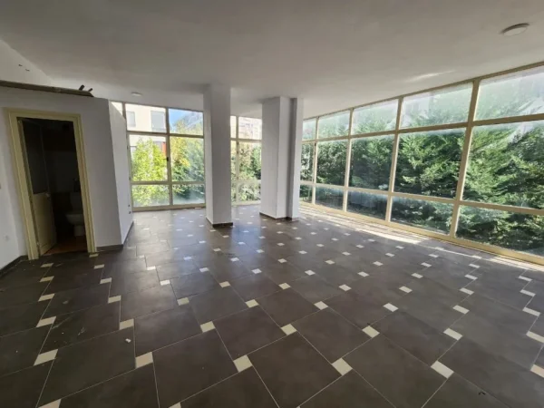 Tirane, shitet zyre Kati 1, 72 m² 107.000 € (astir)