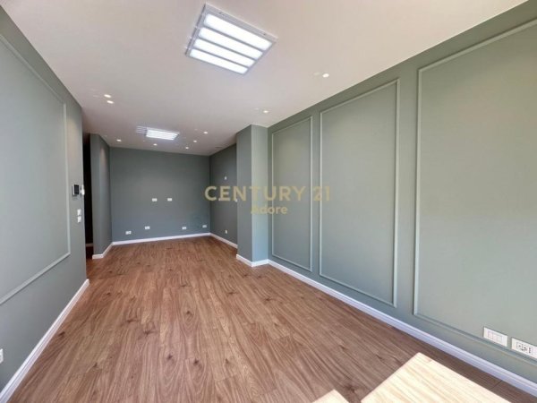Tirane, jepet me qera zyre Kati 6, 98 m² 1.400 € (Lake View)