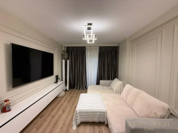 Tirane, shes apartament 2+1+Aneks+Ballkon Kati 1, 112 m² 