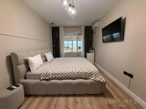 Tirane, shes apartament 2+1+Aneks+Ballkon Kati 1, 112 m² 