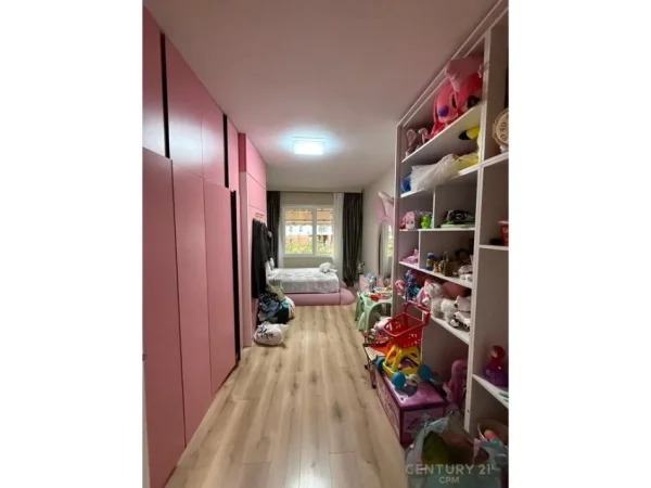 Tirane, shes apartament 2+1+Aneks+Ballkon Kati 1, 112 m² 