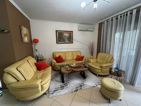 Tirane, shitet apartament 3+1 Kati 5, 121 m² 200.000 € 