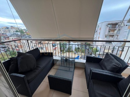 Tirane, shitet apartament 3+1 Kati 5, 121 m² 200.000 € 