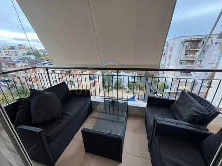 Tirane, shitet apartament 3+1 Kati 5, 121 m² 200.000 € 