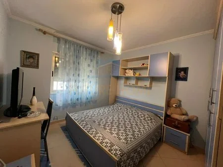 Tirane, shitet apartament 3+1 Kati 5, 121 m² 200.000 € 