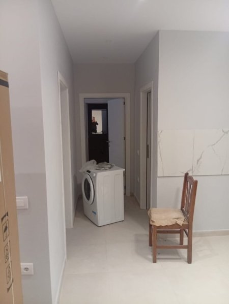 Jepet me Qera Apartament 2+1+2  Përshtatshëm për Biznes ne 5 Maji,  550 €URO