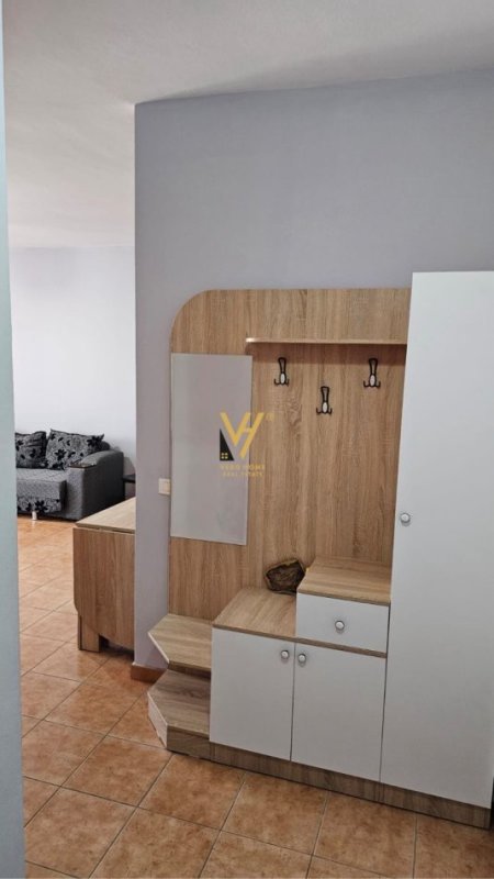 Tirane, jepet me qera apartament 1+1+Ballkon Kati 4, 65 m² 500 € (KOMUNA E PARISIT)