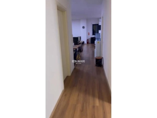 Tirane, jepet me qera zyre , 163 m² 900 € (Green City Residence)