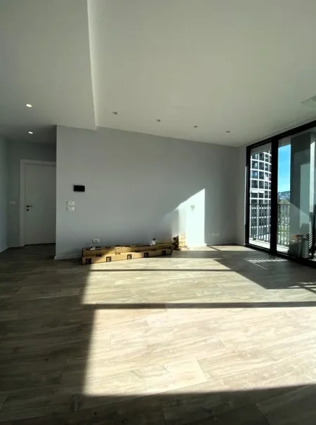 Tirane, jepet me qera zyre Kati 4, 124 m² 1.300 € (Lake View)