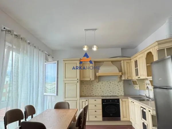 Tirane, jepet me qera apartament 1+1+Ballkon Kati 6, 100 m² 550 € 