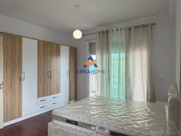 Tirane, jepet me qera apartament 1+1+Ballkon Kati 6, 100 m² 550 € 