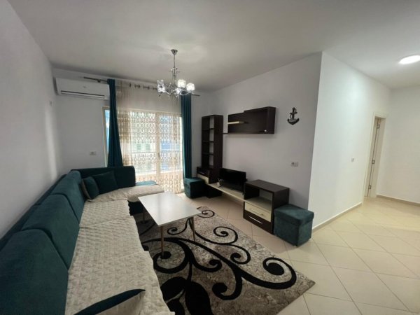 Tirane, jepet me qera apartament 1+1 Kati 6, 450 € 