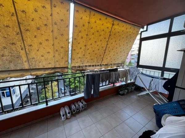 Tirane, shitet apartament 2+1+Aneks+Ballkon Kati 3, 106 m² 165.000 € (Yzberisht)