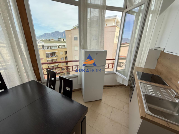 Tirane, jap me qera apartament 2+1+Ballkon Kati 4, 110 m² 700 € 