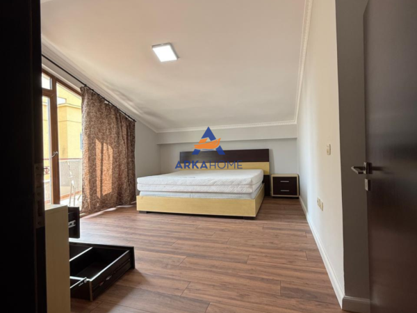 Tirane, jap me qera apartament 2+1+Ballkon Kati 4, 110 m² 700 € 