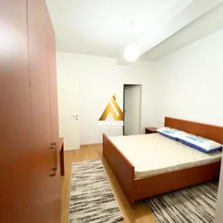 Tirane, jepet me qera apartament 3+1+Ballkon Kati 5, 120 m² 650 € (ferit xhajko)