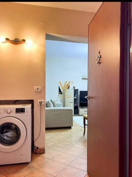 Tirane, jepet me qera apartament 2+1+Ballkon Kati 3, 80 m² 700 € (MYSLYM SHYRI)