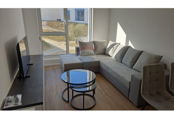 Tirane, jepet me qera te Fresku apartament 1+1 Kati 1, 400 €