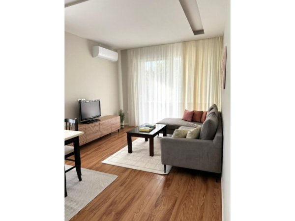 Tirane, jepet me qera Vile 2 Katshe , 800 m² 1.600 € (Prush)