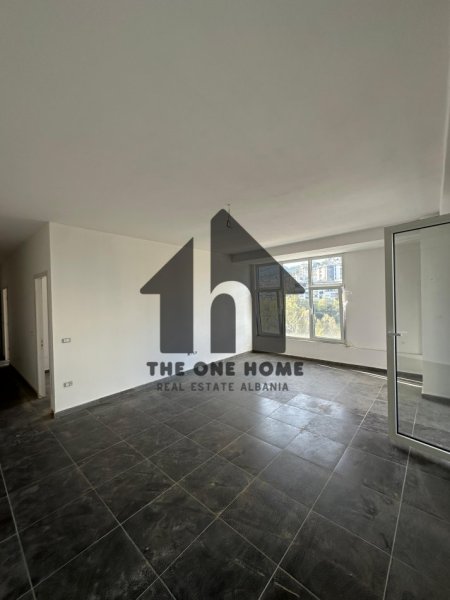 Tirane, shitet apartament 2+1+Ballkon Kati 3, 93 m² 238.000 € (Liqeni That)