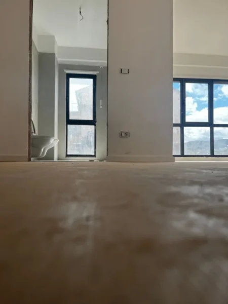 Tirane, jepet me qera zyre Kati 2, 75 m² 750 € (Myslym Shyri)