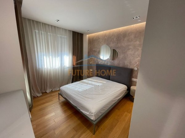 Tirane, jepet me qera apartament 3+1+Aneks+Ballkon , 174 m² 1.000 € (UNAZA E RE)