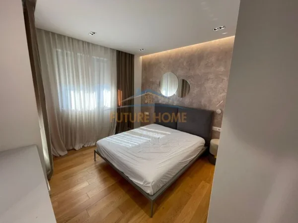 Tirane, jepet me qera apartament 3+1+Aneks+Ballkon , 174 m² 1.000 € (UNAZA E RE)