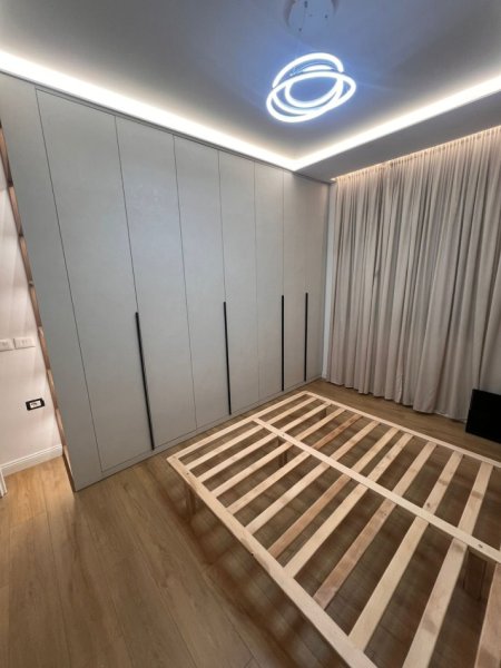 Tirane, jepet me qera apartament 2+1 Kati 6, 86 m² 850 € (FUSHA AVIACIONIT)