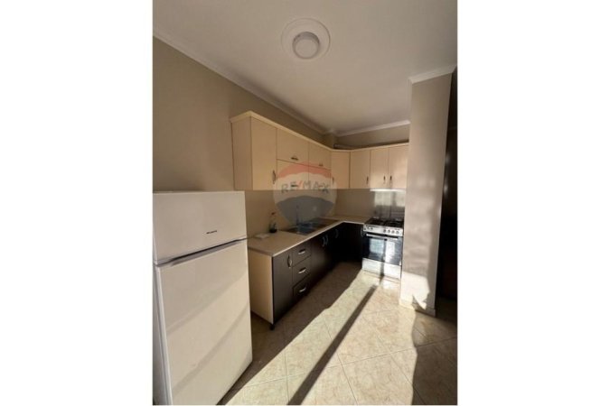 Tirane, jepet me qera ne Astir apartament 2+1 Kati 7, 90 m² 450 €